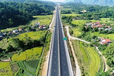 越南政府总理批准谅山省同登—高平省茶领高速公路投资方案
