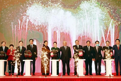 越南国会主席阮氏金银出席2020年AIPA主席年电子门户网站和标志发布仪式