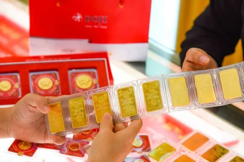8月14日越南国内黄金价格超过5700万越盾