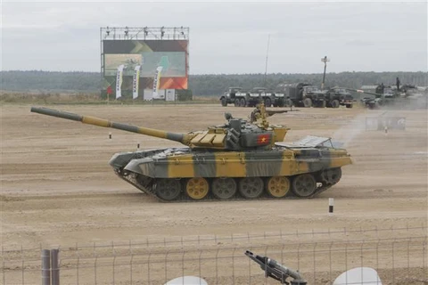 国际军事比赛-2020：越南参赛队在“坦克两项”比赛第二组名列第二