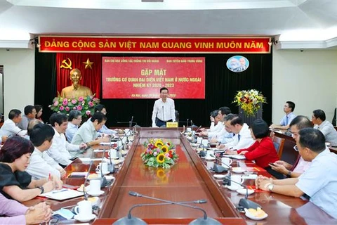 越共中央宣教部部长武文赏会见2020-2023年任期越南驻外大使和代表机构首席代表