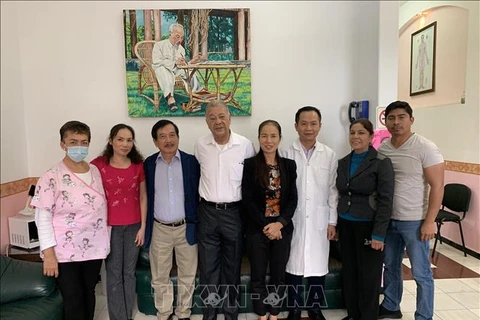 墨西哥劳动党总书记高度评价越南针灸师所作出的贡献