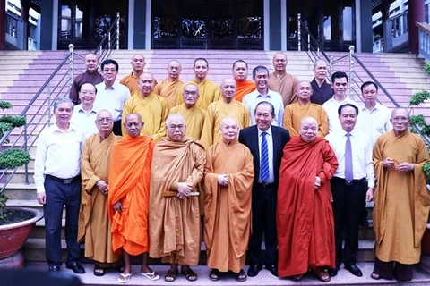 张和平副总理向越南佛教教会领导和佛教信徒致以盂兰盆节祝福