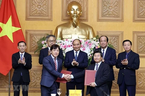 越南政府总理阮春福与拟扩大对越投资的日本组织和企业进行座谈