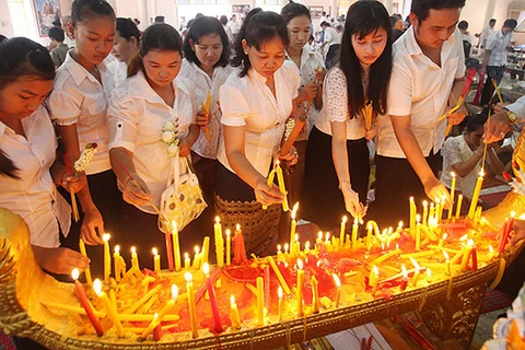 柬埔寨亡人节期间接待国内外游客111万人次