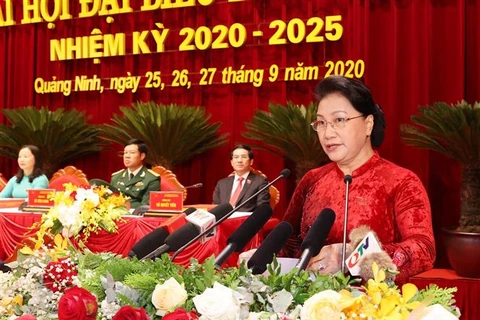  越南国会主席阮氏金银出席越共广宁省第十五次代表大会