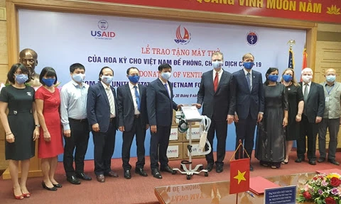 美国向越南捐赠100台呼吸机