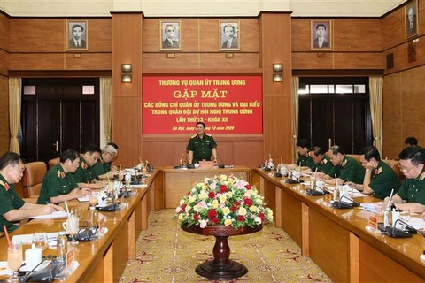 越共中央军委常委会举行出席越共第十二届十三中全会代表见面会