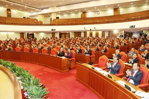 迎接党的十三大：越共第十二届中央委员会第十三次全体会议第二天新闻公报