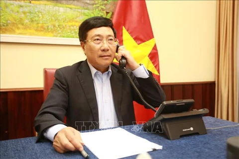 ​ 越南政府副总理兼外长范平明同马尔代夫共和国外长通电话