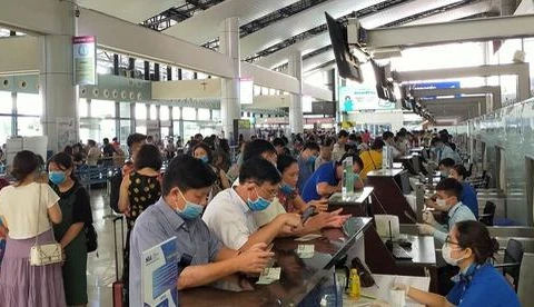 越南国家航空公司增加航班，为遭受第六号台风影响的乘客提供服务
