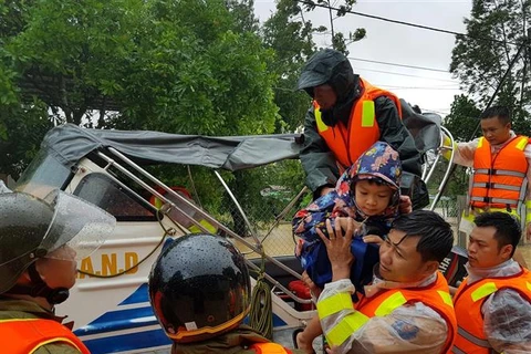 越南政府总理决定发放4000吨大米援助中部灾民