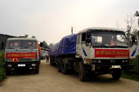 越南国家储备局向受灾各省发放5000吨大米