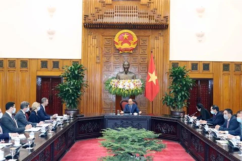 越南政府总理阮春福会见美国国际开发金融公司首席执行官