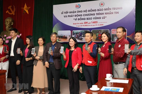 越南启动为洪水灾民捐款的手机短信捐助活动