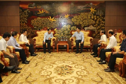 越南通讯社代表团莅临广治省开展向受灾群众送温暖献爱心活动