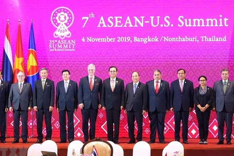 ASEAN 2020: 为地区和平、稳定和安全开展对话和合作