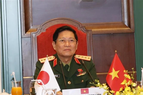 越南国防部长吴春历与日本防卫大臣岸信夫举行电话会谈
