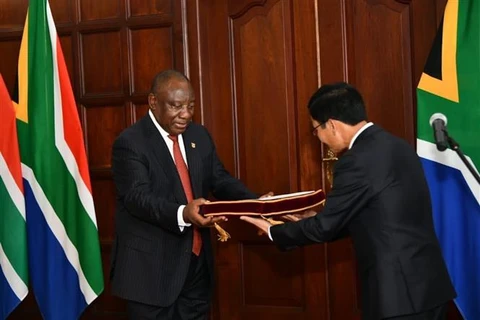 努力促进越南与南非“致力于合作与发展伙伴”关系