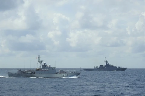 越南人民海军与泰国皇家海军进行第42次联合巡逻