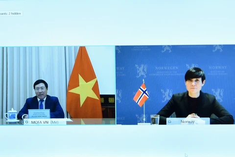 越南政府副总理兼外长范平明与挪威外交大臣瑟雷德通电话
