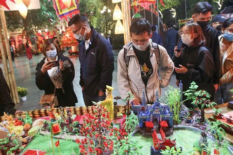 河内市当代生活中民间文化节在还剑湖步行街举行