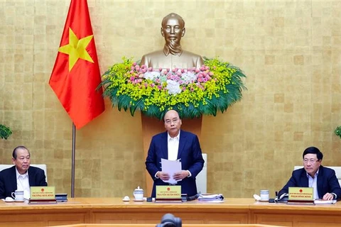 越南政府总理阮春福主持召开政府12月份例行会议