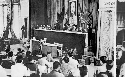 党的第一次全国代表大会：巩固和发展党，抵抗帝国主义战争