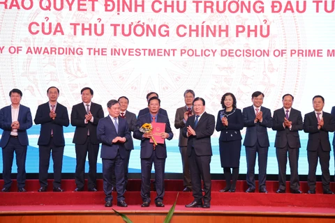 越南政府副总理郑廷勇出席广平省“潜力、安全与区别”的2021年初促进会议