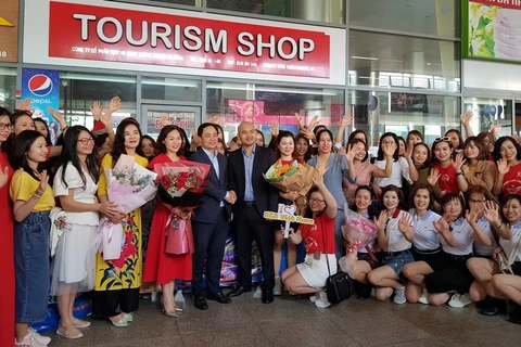 岘港市接待700名MICE游客