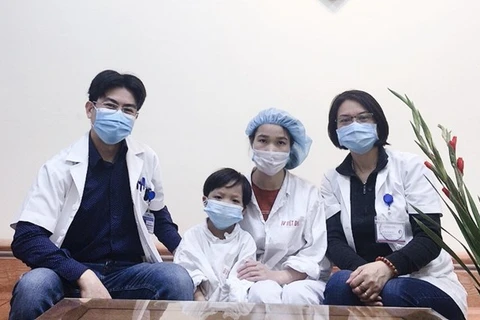 越南年龄最小心脏移植患者康复出院