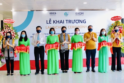芹苴市：返乡移民妇女扶持一站式服务中心正式揭牌
