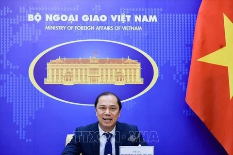  越南外交部副部长阮国勇与德国联邦外交部国务部长举行会谈