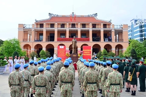 三号二级野战医院干部和工作人员向胡志明主席敬香