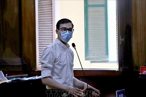 越南男空乘因违反隔离规定和传播新冠病毒被判处缓刑两年
