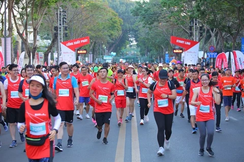 2021年第四届Techcombank杯胡志明市国际马拉松赛吸引1.3万人参赛