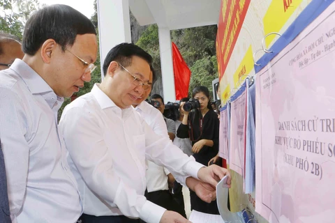  越南国会主席王廷惠前往广宁省检查指导换届选举筹备工作