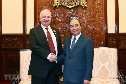 越南国家主席阮春福会见俄罗斯驻越大使弗努科夫