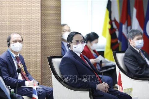 越南政府总理范明政出席东盟领导人会议