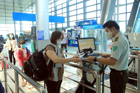 新冠肺炎疫情：越南航空局要求通过扫描QR码进行健康申报