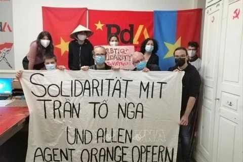 瑞士劳动党声援越南橙毒剂/二恶英受害者 