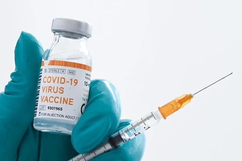 越南银行业和企业、集团向新冠肺炎疫苗基金会提供援助