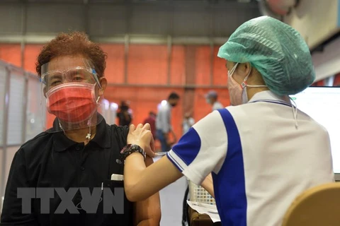 新冠肺炎疫情：泰国居民支持政府的疫苗接种计划