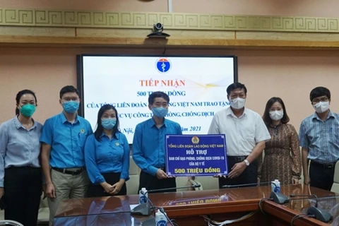 越南劳动总联合会提议将工人列入新冠疫苗优先接种名单