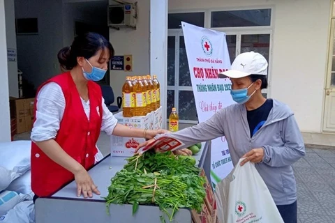 越南红十字会呼吁为困难群众防疫提供援助