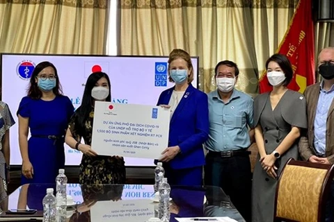  联合国开发计划署向越南提供1500套新冠病毒核酸检测试剂盒