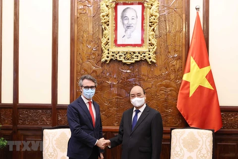 国家主席阮春福会见欧盟驻越南大使乔治·阿里贝蒂