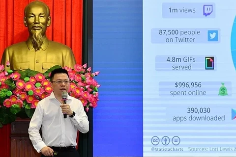 越南《人民报》要革新创新 推动新技术应用