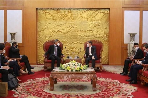 促进越南与新加坡执政党的合作关系 深化两国战略伙伴关系