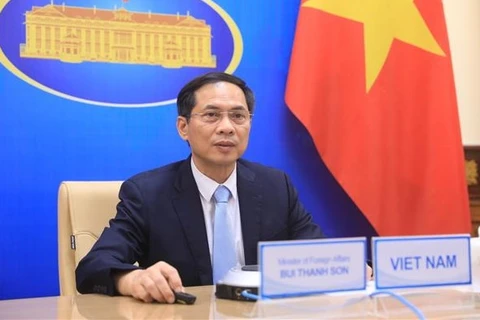 越南外交部部长裴青山出席不结盟运动部长级会议
